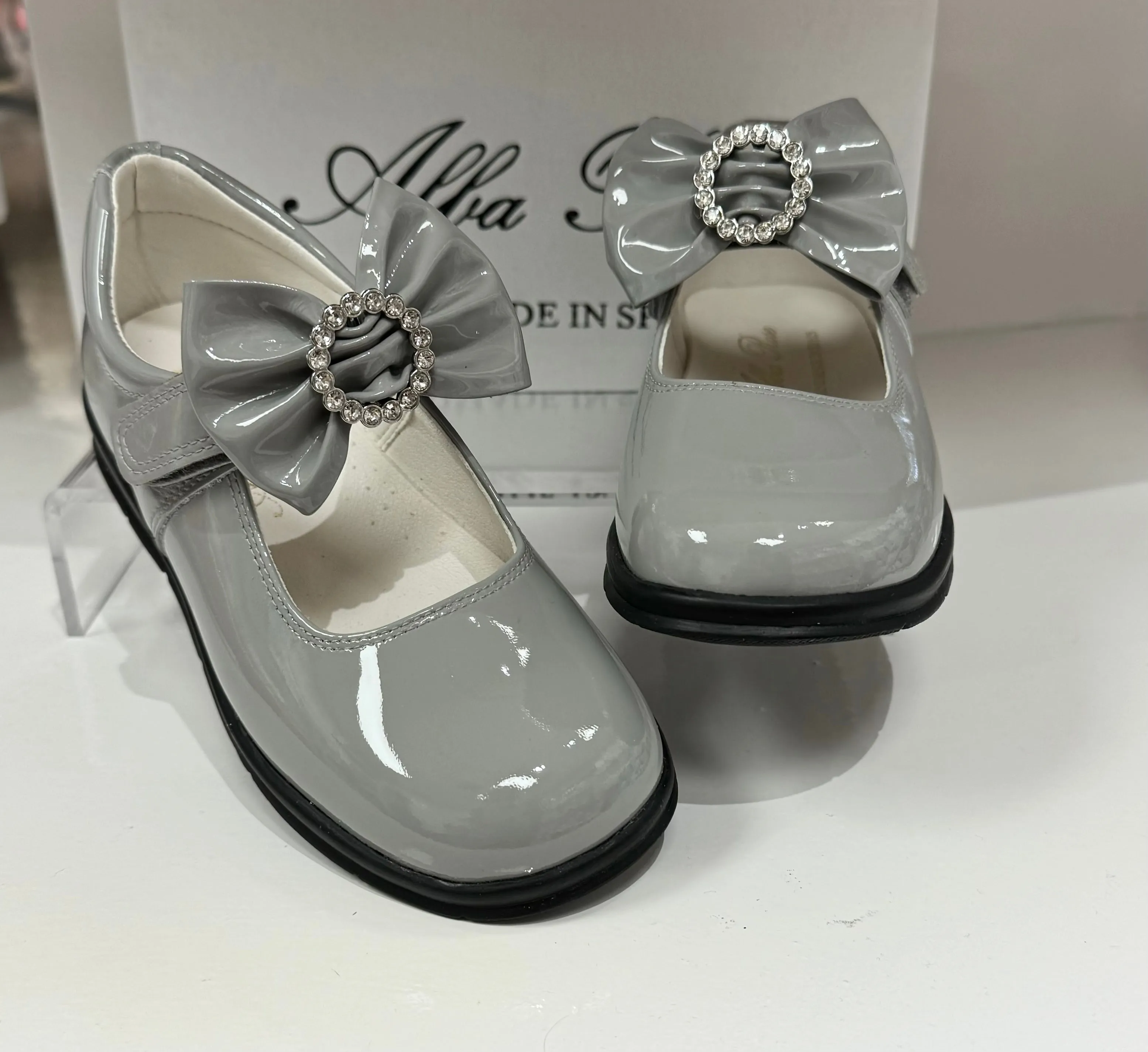 6273 Light Grey School Shoes - Circle Bow (Flat Sole)