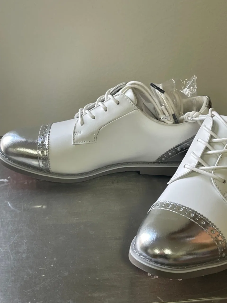 GFORE WOMEN'S SILVER CAP TOE GALLIVANTER