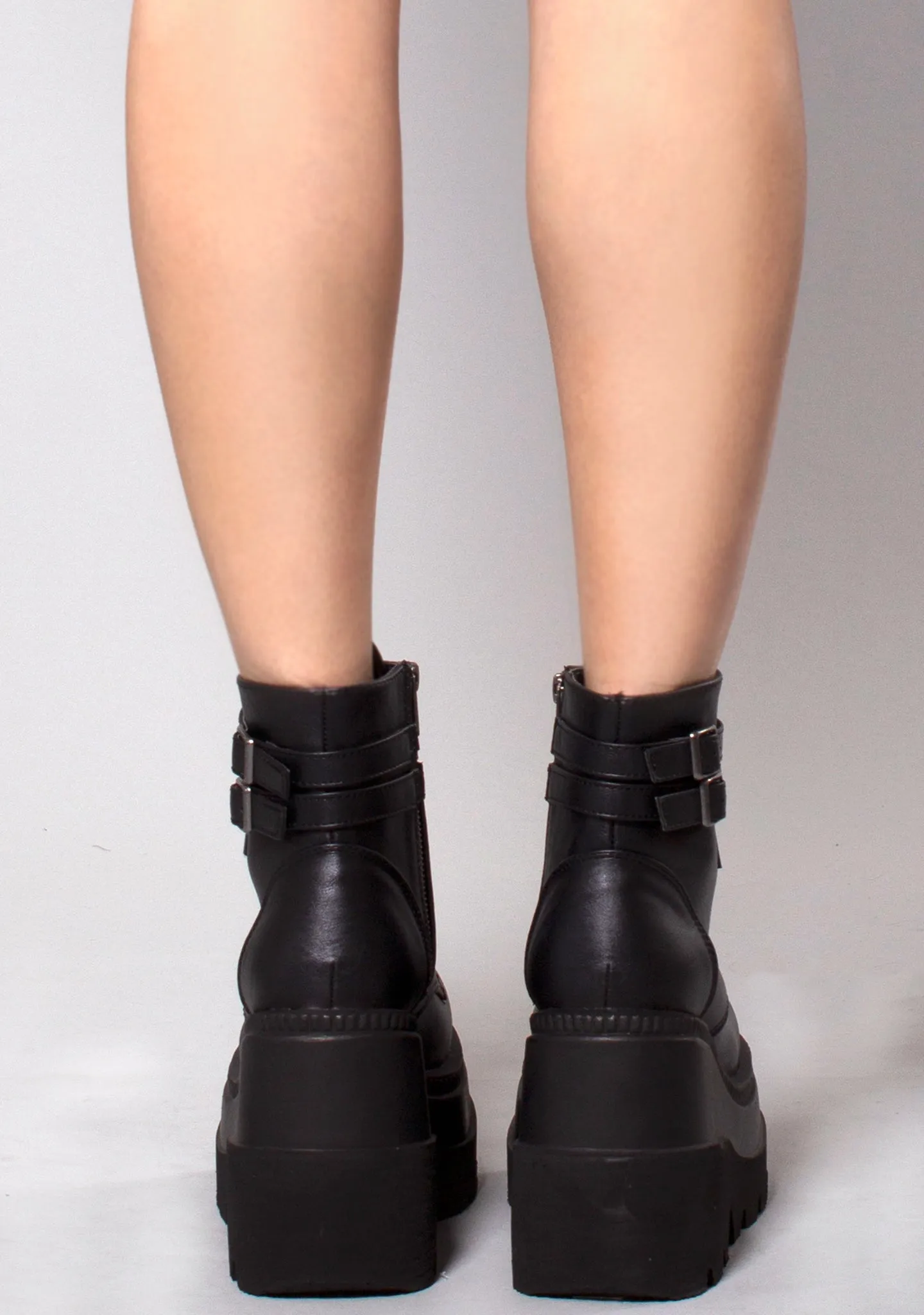 SHAKER 52 Damage Control Black Platform Boots